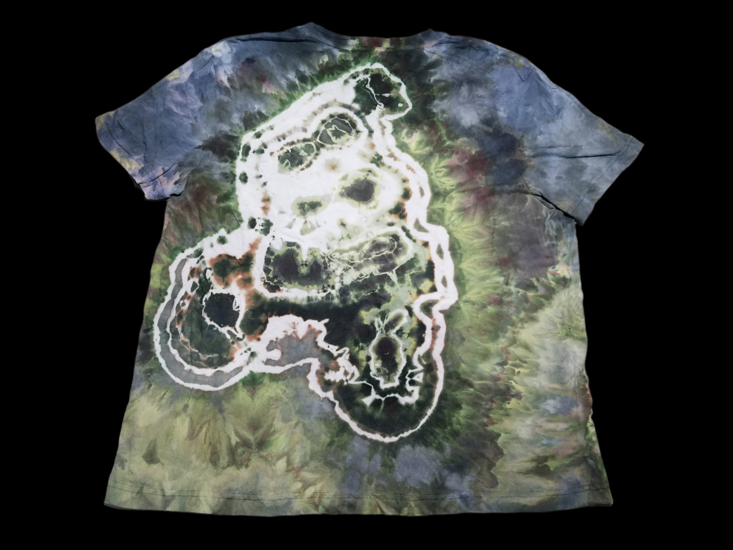 XL Organic Cotton T-Shirt - Actias Luna & Pillars Of Creation - Wonky Geodes