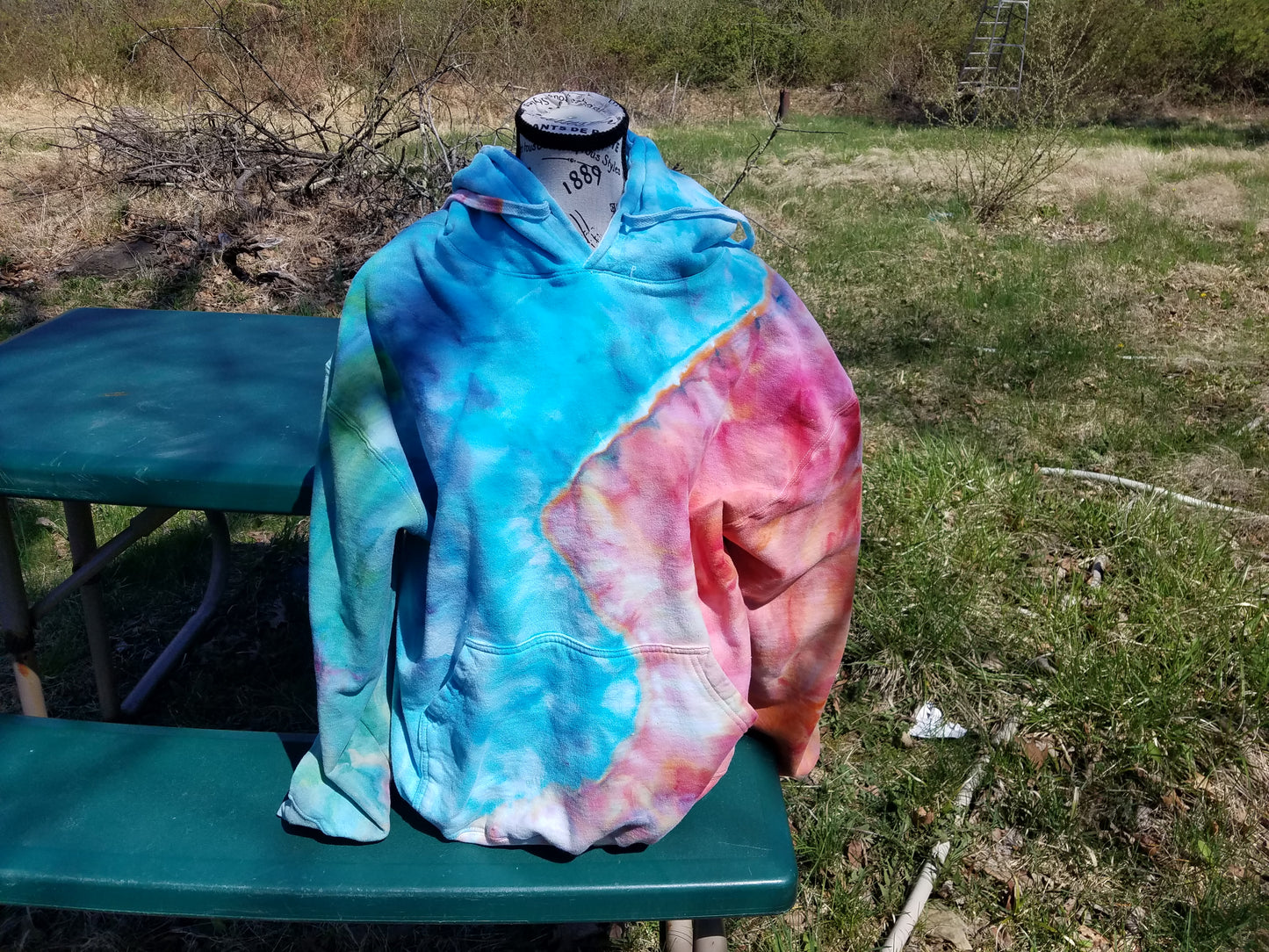 XL Hoodie - Green Blue Red Orange