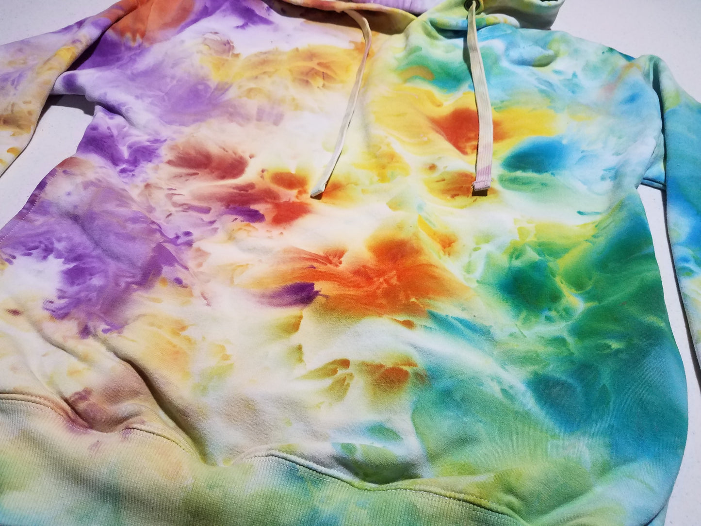 Small Buffalo Hoodie - Wannabe Melted Crayon