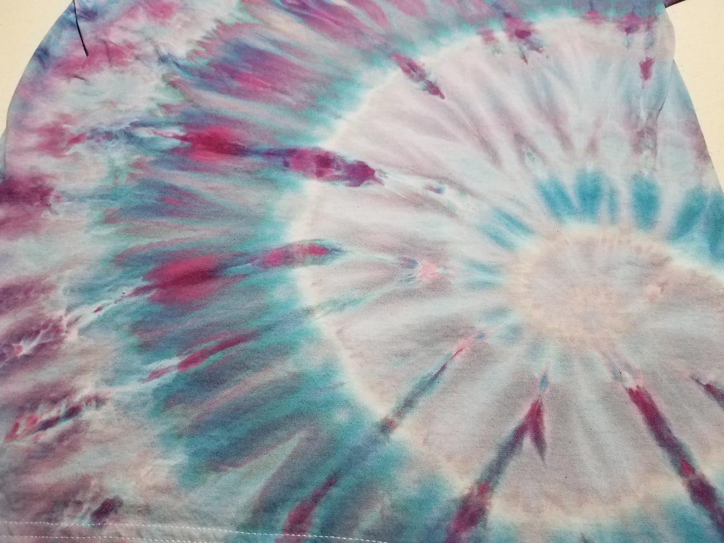 Large George T-Shirt - Amazing Mindbender Spiral