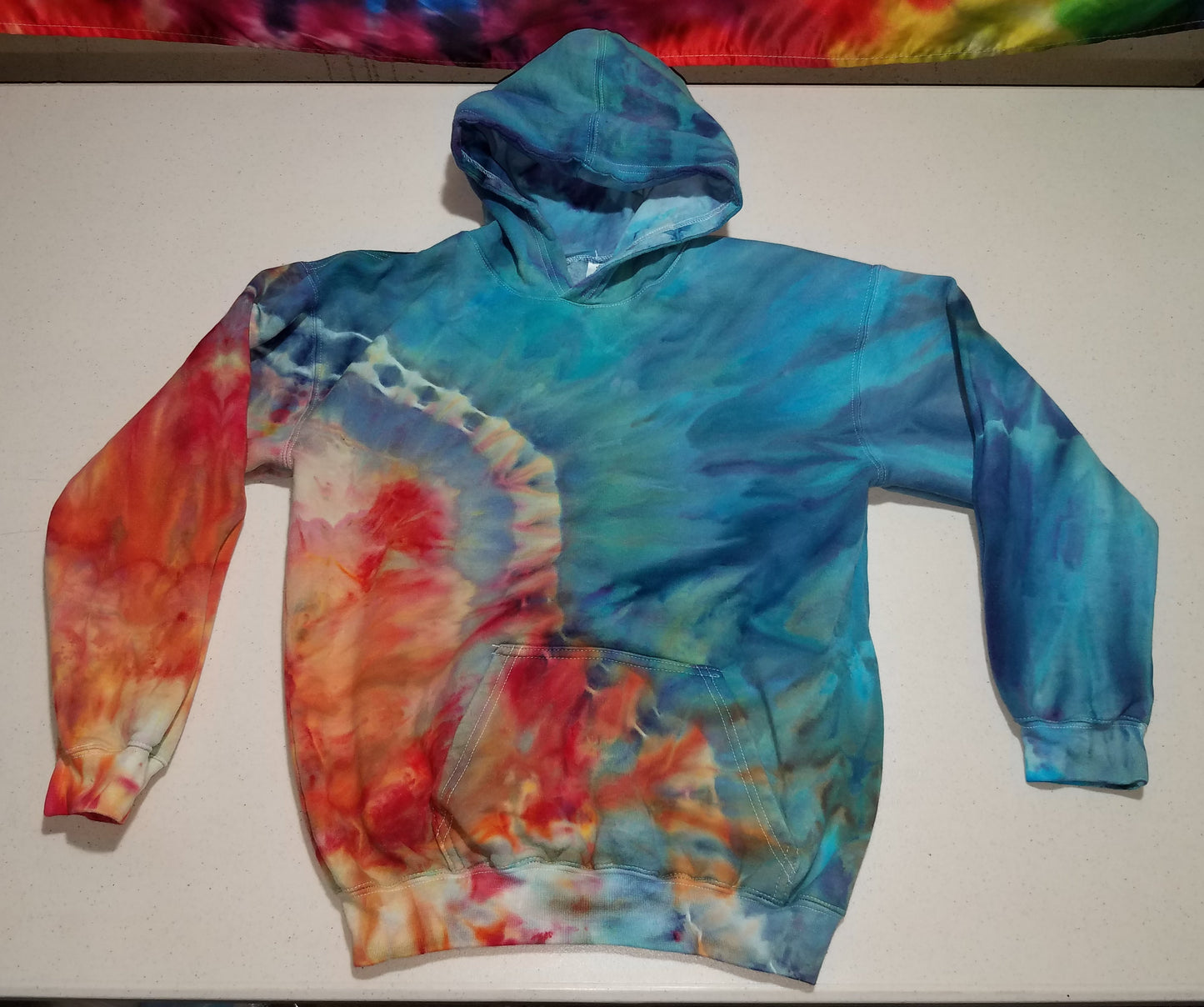 Youth Large Tie-Dye Hoodie - Hot & Cold