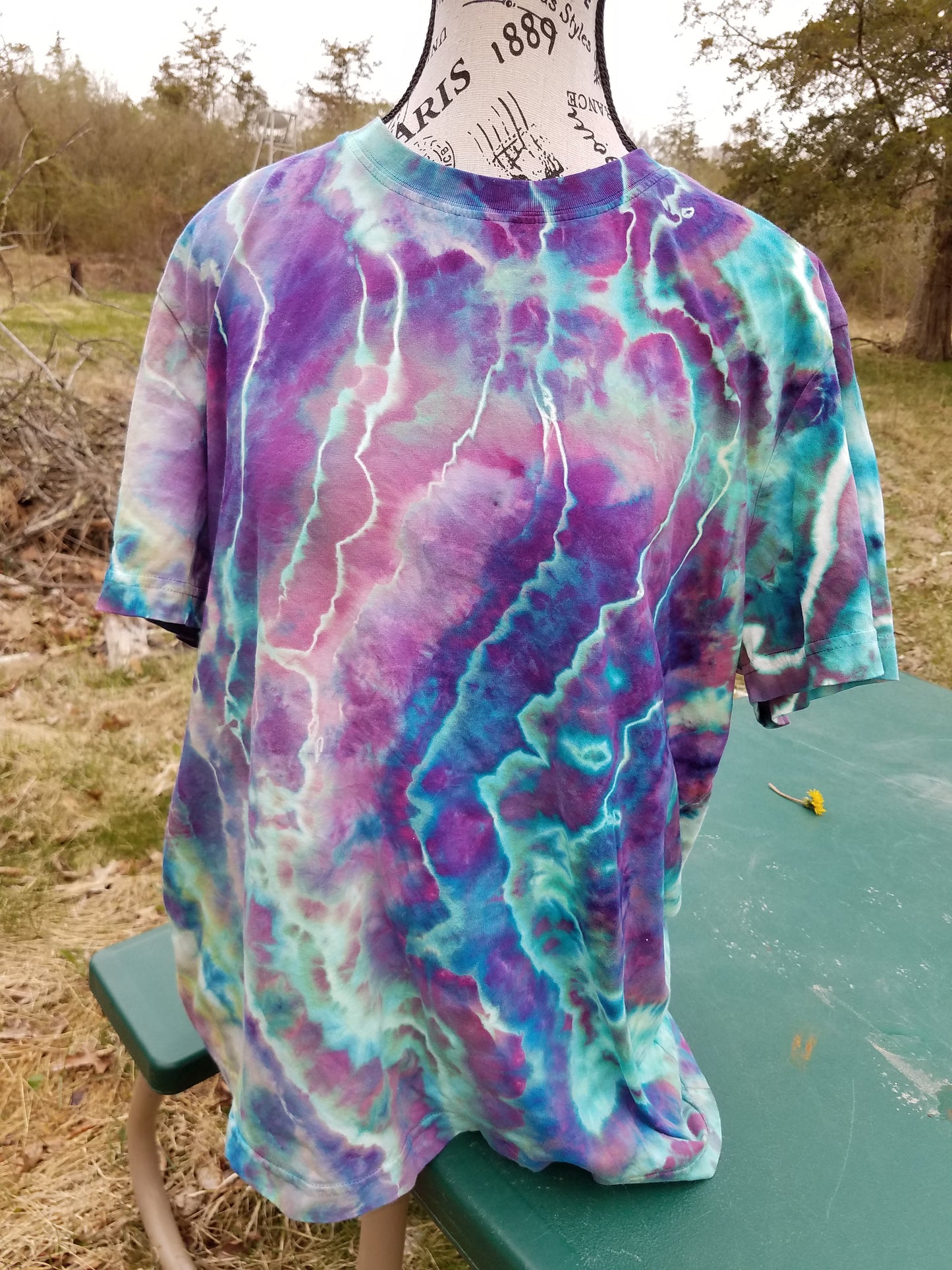 Large Organic Cotton T-Shirt - Glow In The Dark Geodes
